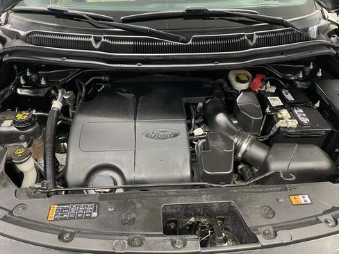 Used 2017 Ford Explorer XLT w/ Equipment Group 202A image 38