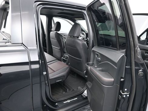 Used 2023 Honda Ridgeline Black Edition image 11