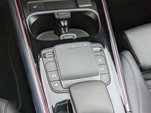 Certified 2023 Mercedes-Benz GLA 250 4MATIC image 23