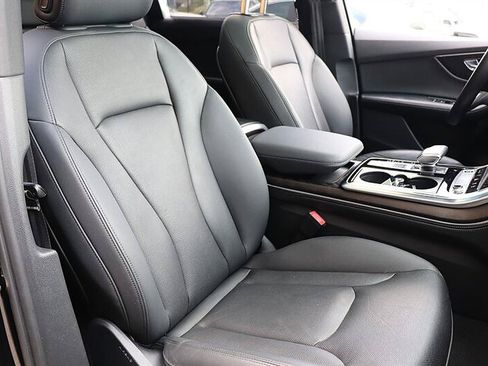 Used 2022 Audi Q7 3.0T Prestige w/ Prestige Package AWD/4WD image 12