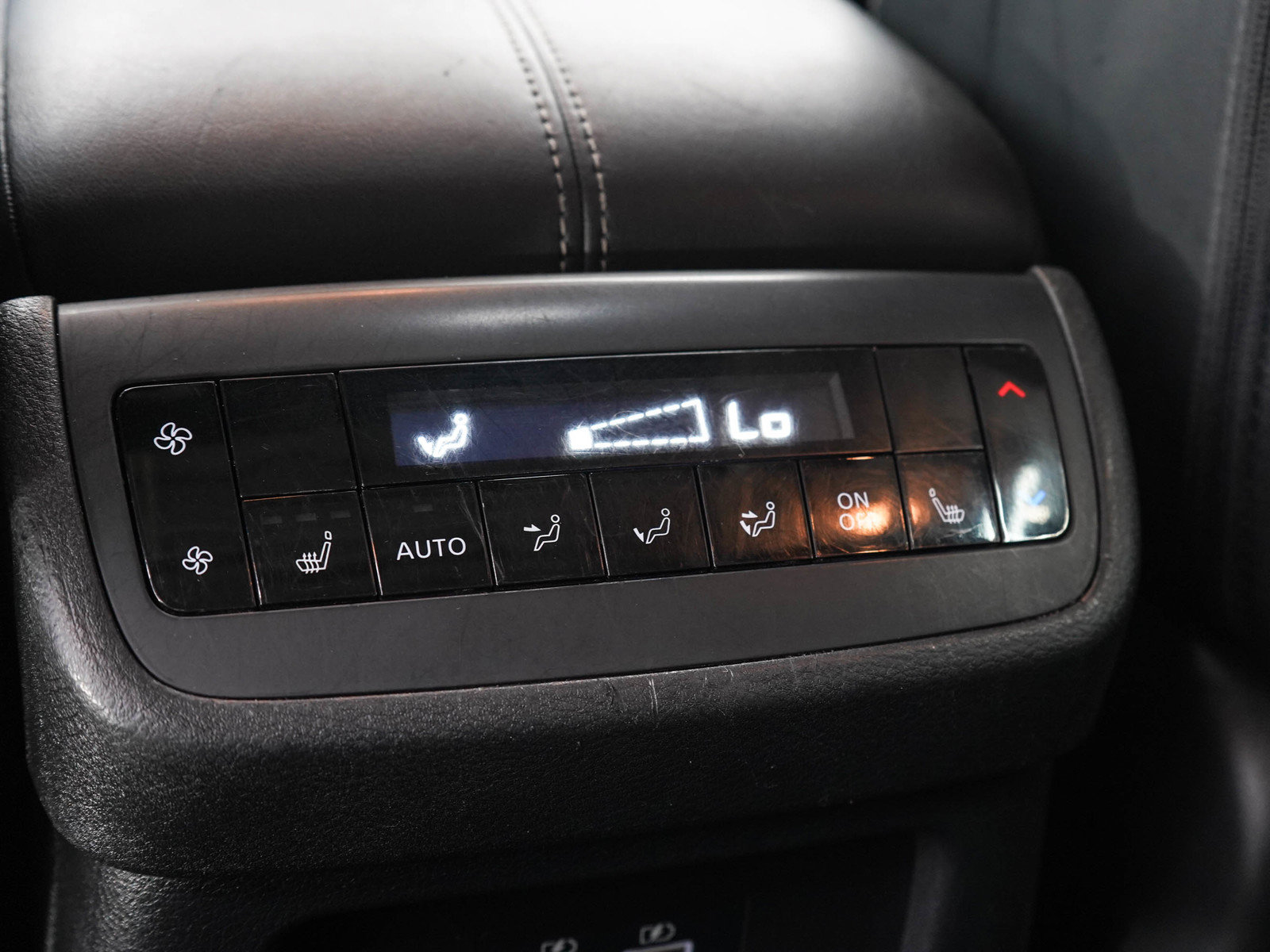 Used 2024 Nissan Pathfinder SL w/ SL Premium Package AWD/4WD image 17