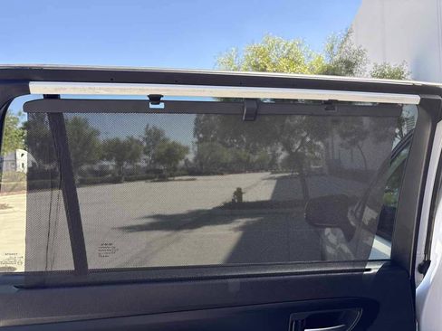 Used 2021 Toyota Highlander XSE AWD/4WD image 12