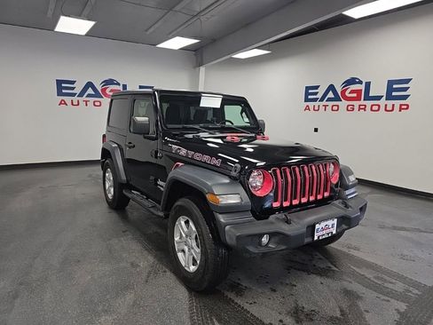 Used 2019 Jeep Wrangler Sport AWD/4WD image 2