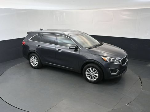Used 2017 Kia Sorento FWD w/ LX Convenience Package image 33