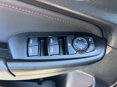 Used 2023 Chevrolet TrailBlazer RS w/ Convenience Package AWD/4WD image 18