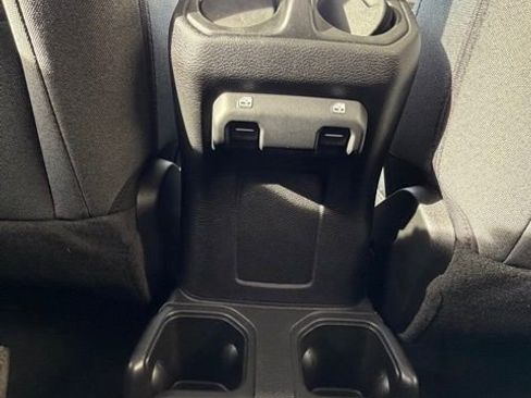 Used 2025 Jeep Gladiator Sport image 23