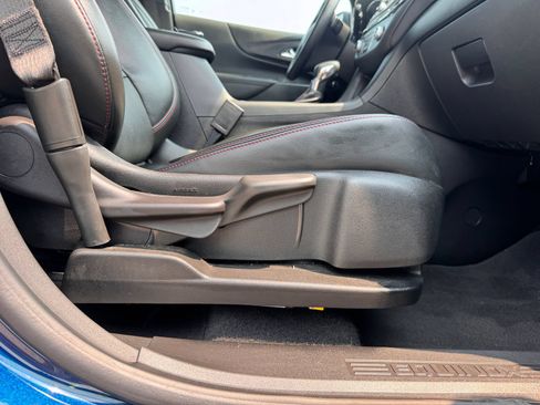 Used 2023 Chevrolet Equinox RS w/ RS Leather Package FWD image 31