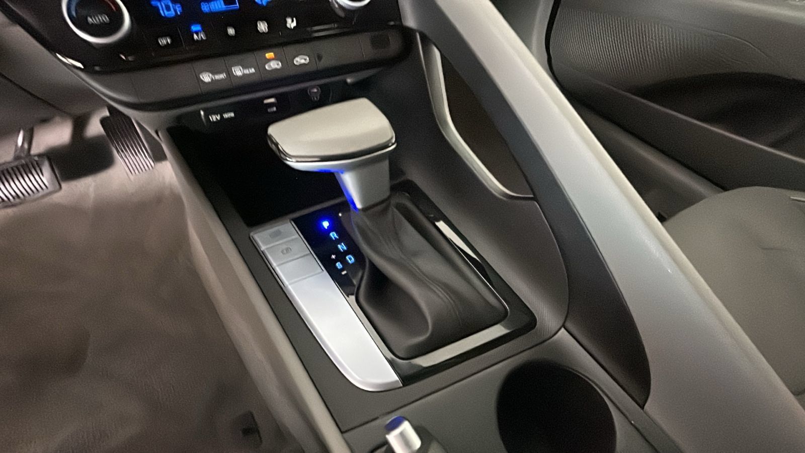 Certified 2024 Hyundai Elantra SEL FWD image 26