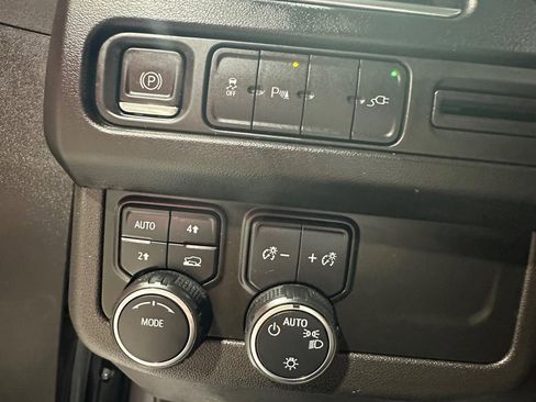 Used 2021 Chevrolet Suburban RST image 26