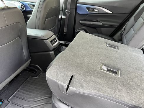 Used 2026 Chevrolet Equinox EV LT AWD/4WD image 17