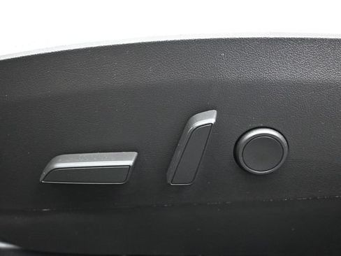 Used 2022 Tesla Model 3 Standard Range RWD image 8