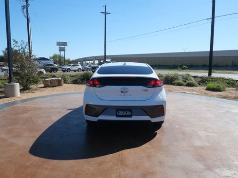 Used 2020 Hyundai Ioniq Blue image 3