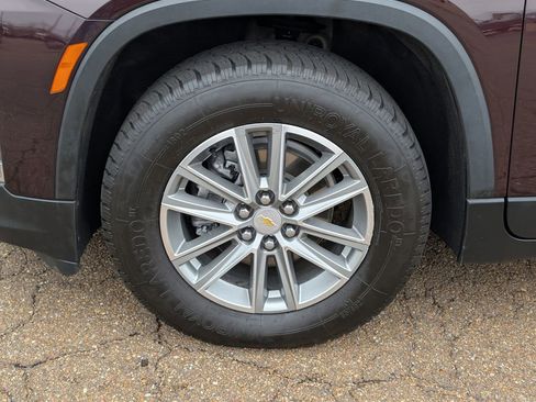 Used 2022 Chevrolet Traverse LT image 28