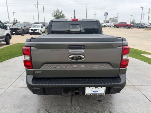 Used 2023 Ford Maverick Lariat w/ Black Appearance Package FWD image 5