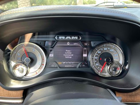 Used 2022 RAM 2500 Limited AWD/4WD image 38