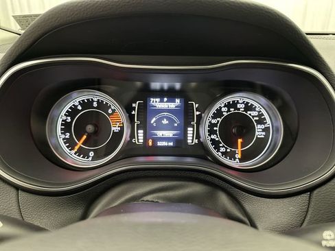 Used 2020 Jeep Cherokee Latitude Plus w/ Cold Weather Group AWD/4WD image 14
