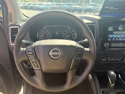 Used 2022 Nissan Frontier SV RWD image 18