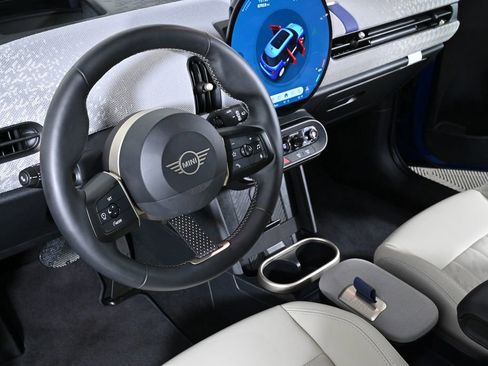 Certified 2025 MINI Cooper S image 11