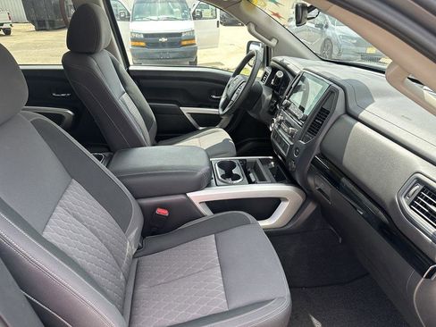 Used 2023 Nissan Titan SV w/ SV Convenience Package RWD image 18
