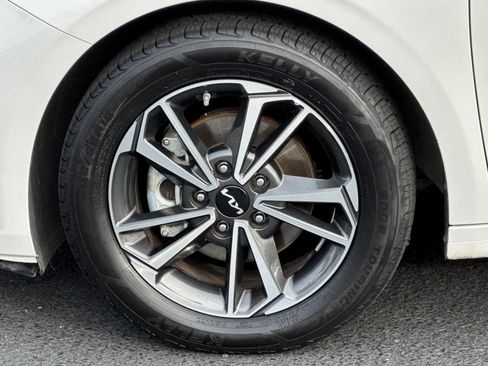 Used 2023 Kia Forte LXS image 28