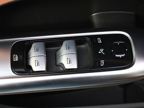 Used 2023 Mercedes-Benz C 300 4MATIC Sedan image 23