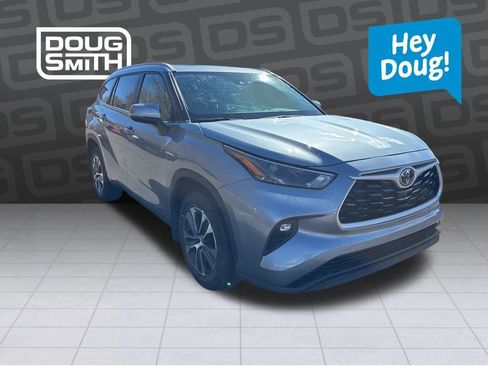 Used 2024 Toyota Highlander XLE image 7