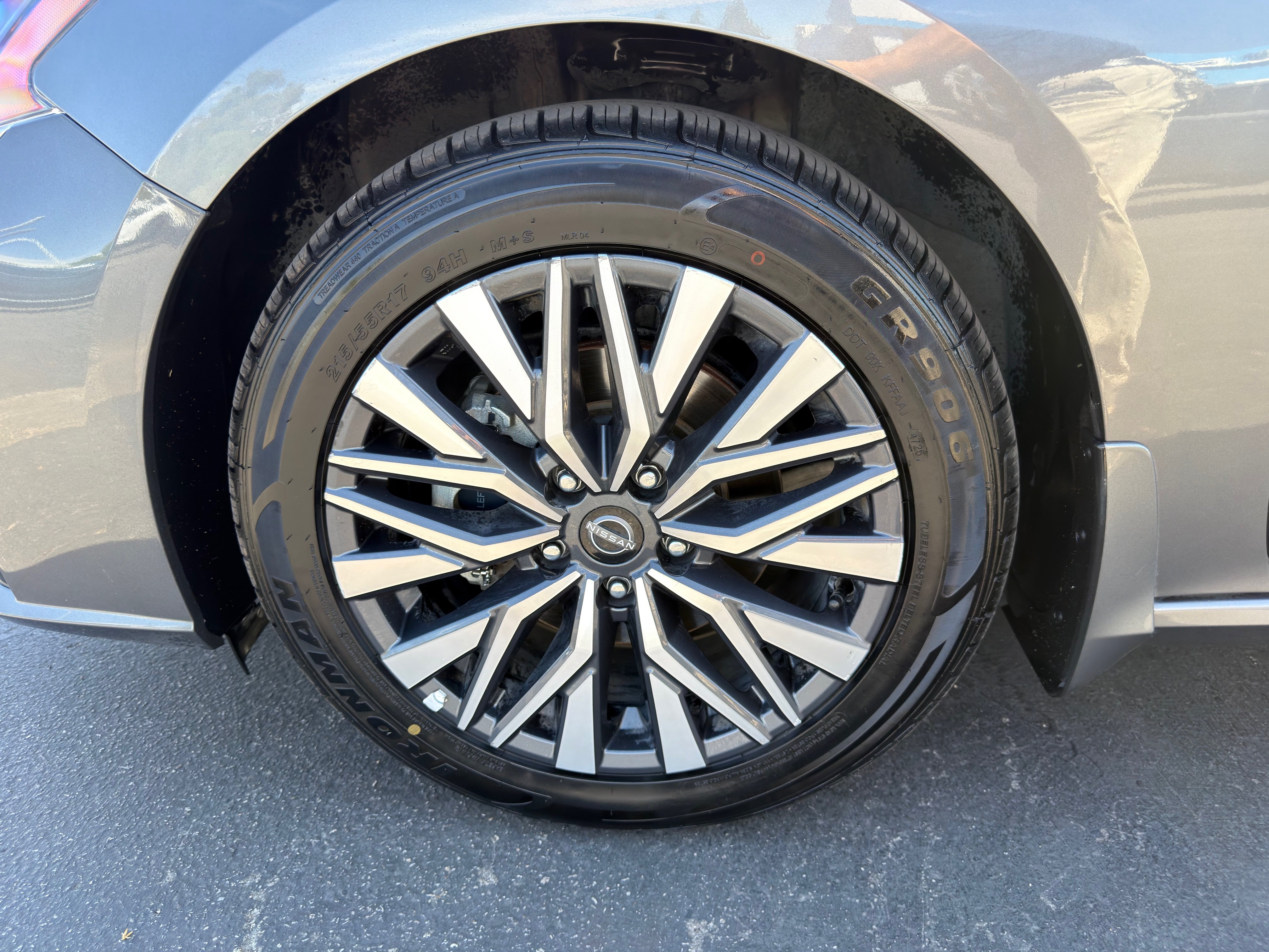 Used 2024 Nissan Altima 2.5 SV w/ SV Premium Package FWD image 39