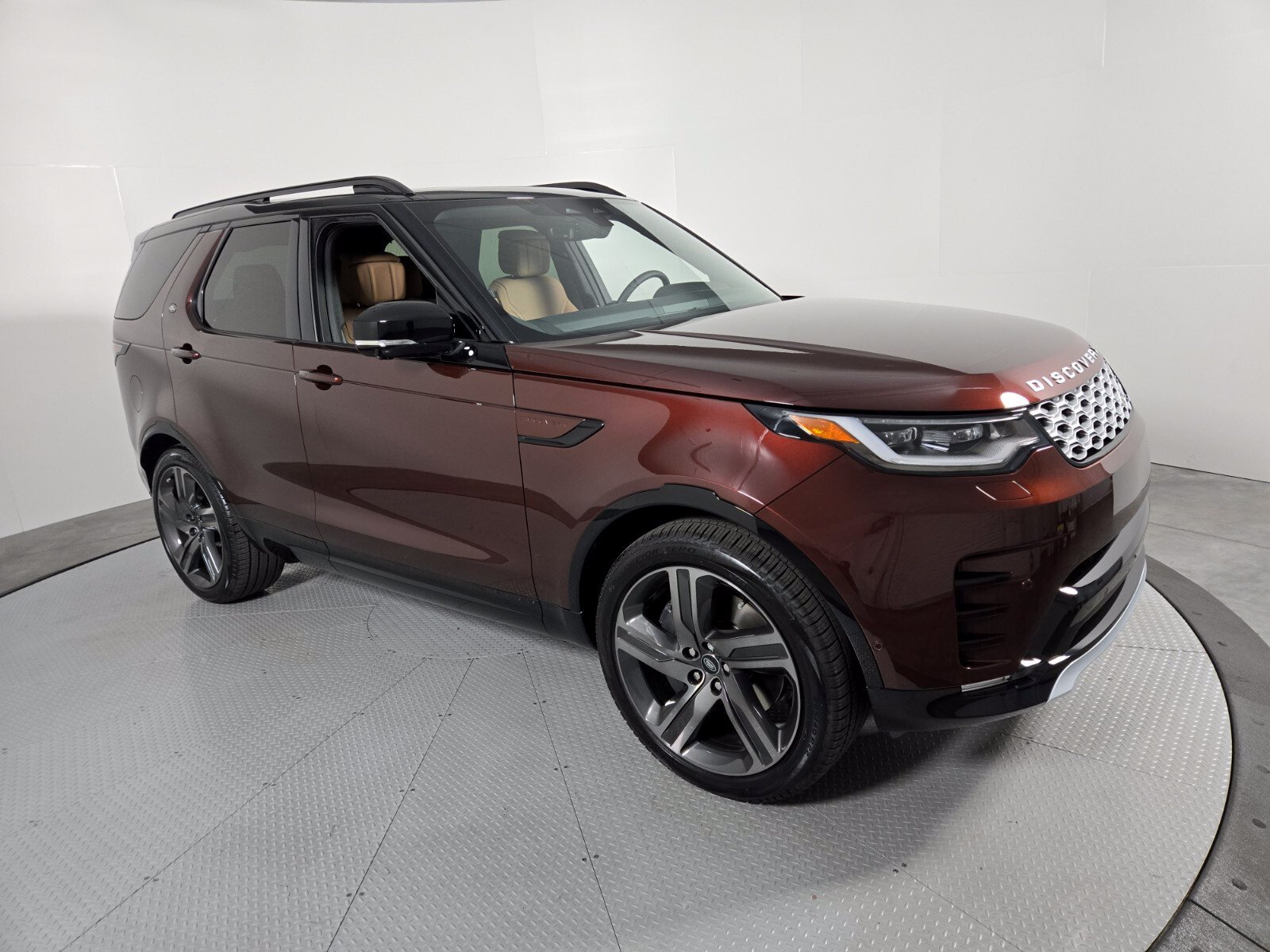 New 2026 Land Rover Discovery Limited Edition AWD/4WD image 16