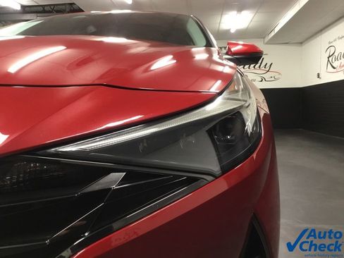 Used 2023 Hyundai Elantra Limited image 16