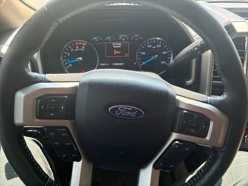Used 2018 Ford F250 Lariat w/ FX4 Off-Road Package AWD/4WD image 12