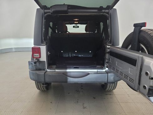 Used 2018 Jeep Wrangler Unlimited Sport S image 29