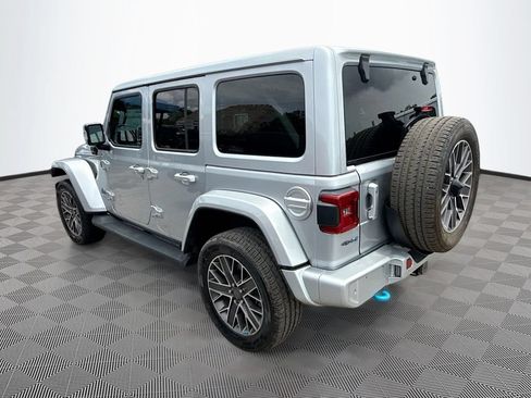 Used 2023 Jeep Wrangler Unlimited Sahara AWD/4WD image 8