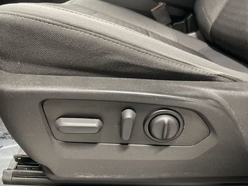 Used 2022 Chevrolet Silverado 1500 LT image 12