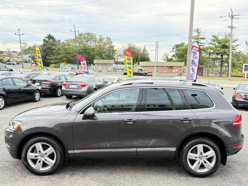 Used 2012 Volkswagen Touareg VR6 image 7