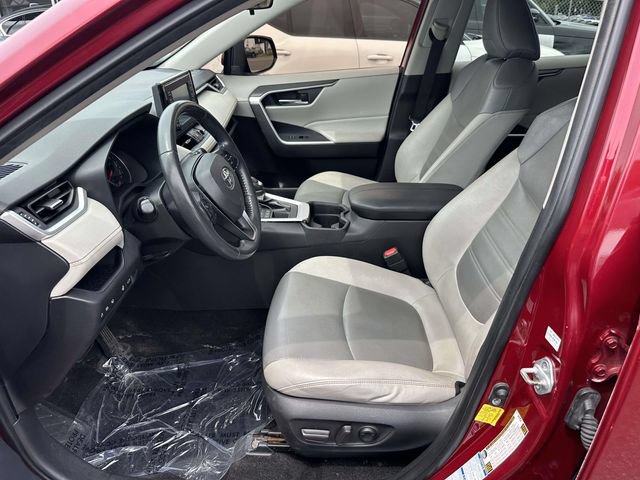 Used 2021 Toyota RAV4 XLE Premium AWD/4WD image 18