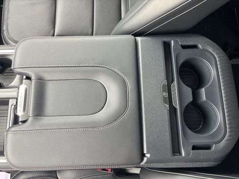 New 2026 Ford Expedition Platinum image 17