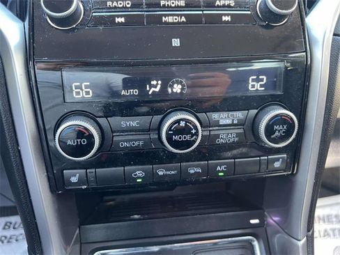 Used 2022 Subaru Ascent Limited image 22