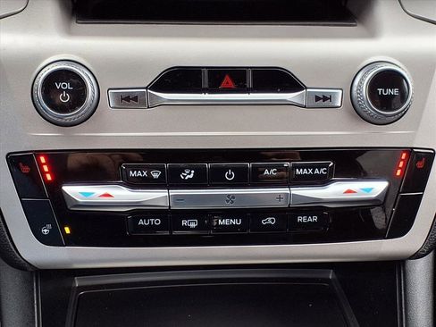 Used 2023 Ford Explorer XLT w/ Equipment Group 202A image 17