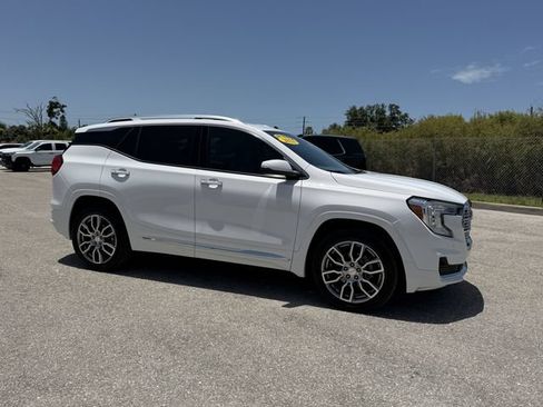 Used 2023 GMC Terrain Denali AWD/4WD image 2