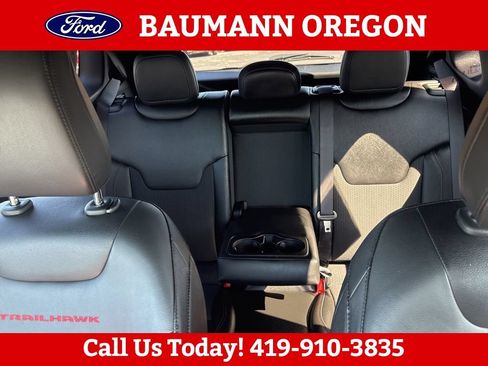 Used 2025 Jeep Compass Trailhawk AWD/4WD image 24