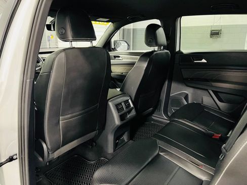 Used 2022 Volkswagen Atlas Cross Sport SE FWD image 24
