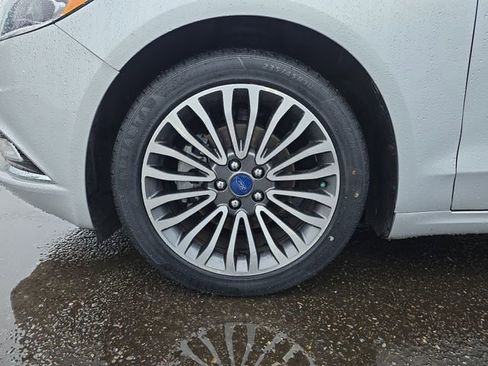 Used 2017 Ford Fusion SE w/ Equipment Group 202A image 27