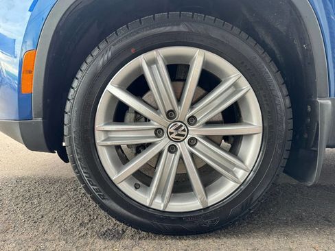 Used 2010 Volkswagen Tiguan Wolfsburg Edition image 9