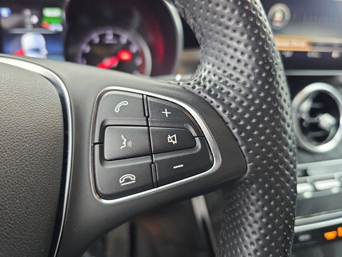 Used 2019 Mercedes-Benz GLC 350e 4MATIC image 18