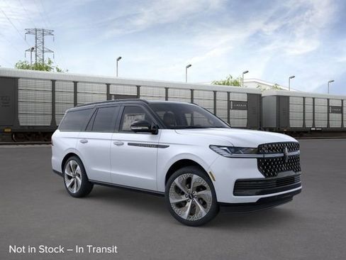 New 2026 Lincoln Navigator Black Label w/ Black Label Special Edition AWD/4WD image 8