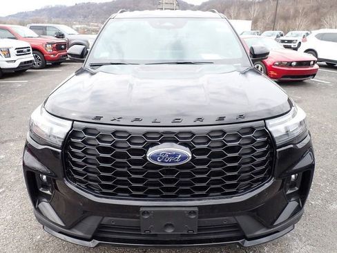 Used 2025 Ford Explorer ST-Line image 8