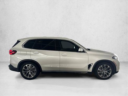 Used 2026 BMW X5 xDrive50e AWD/4WD image 4