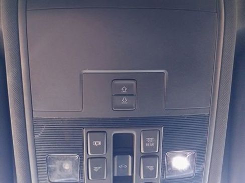 Used 2023 Volkswagen Atlas Cross Sport SEL R-Line image 28