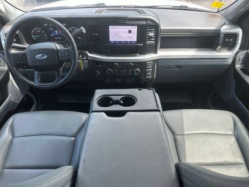 Used 2025 Ford F250 XL RWD image 3