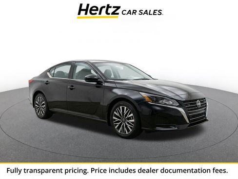 Used 2025 Nissan Altima 2.5 SV FWD image 1